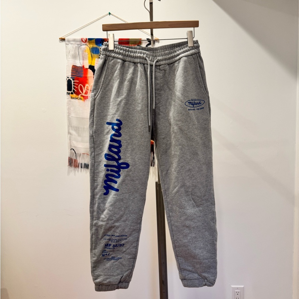Mifland Script Sweatpant. Blue/Grey